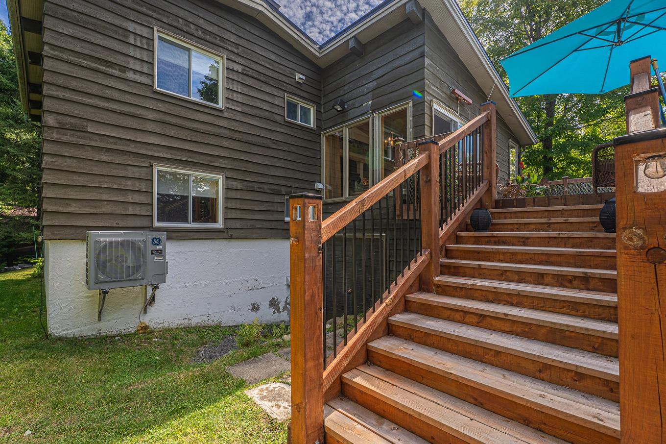 Back facade - 1726 Rue Du Skieur, Sainte-Adèle, QC - Outdoor