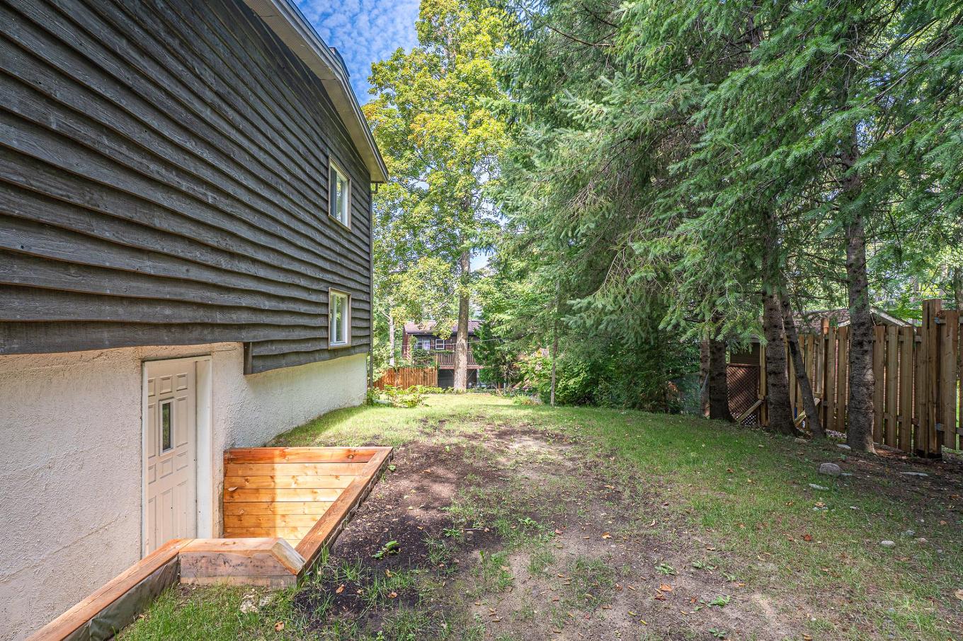 Exterior entrance - 1726 Rue Du Skieur, Sainte-Adèle, QC - Outdoor