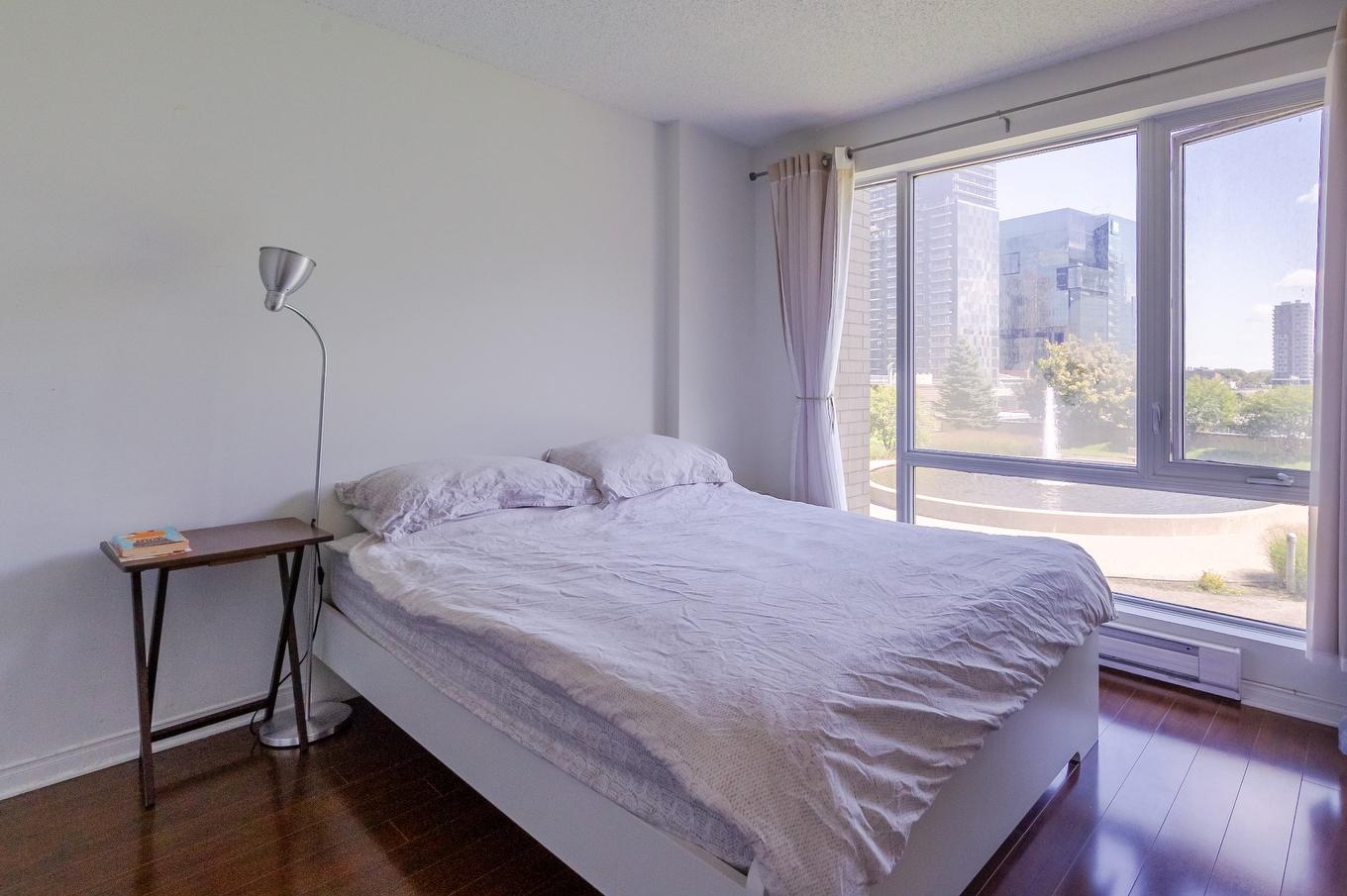 Primary bedroom - 601-15 Boul. La Fayette, Longueuil (Le Vieux-Longueuil), QC - Indoor Photo Showing Bedroom