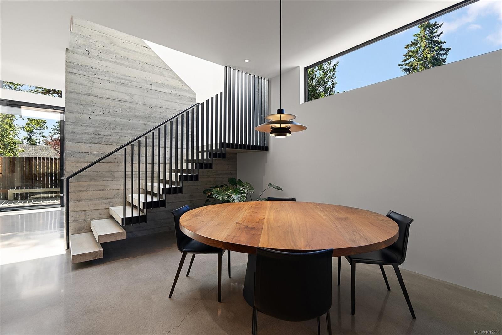 862 Somenos St, Victoria, BC