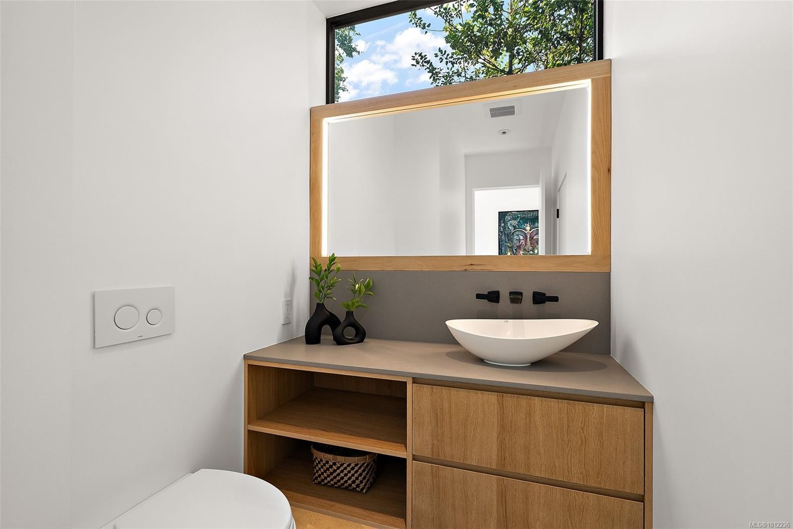 862 Somenos St, Victoria, BC