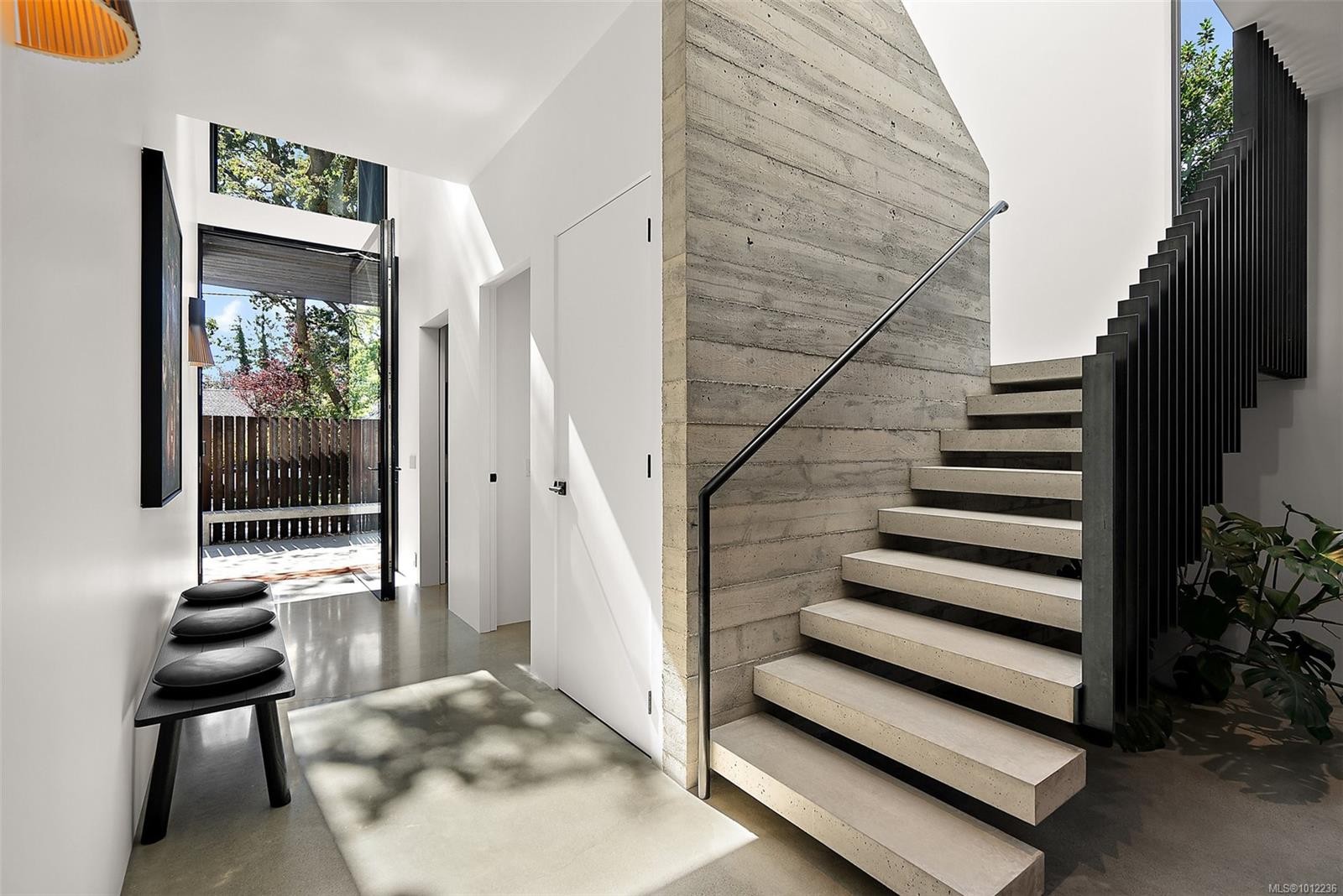 862 Somenos St, Victoria, BC