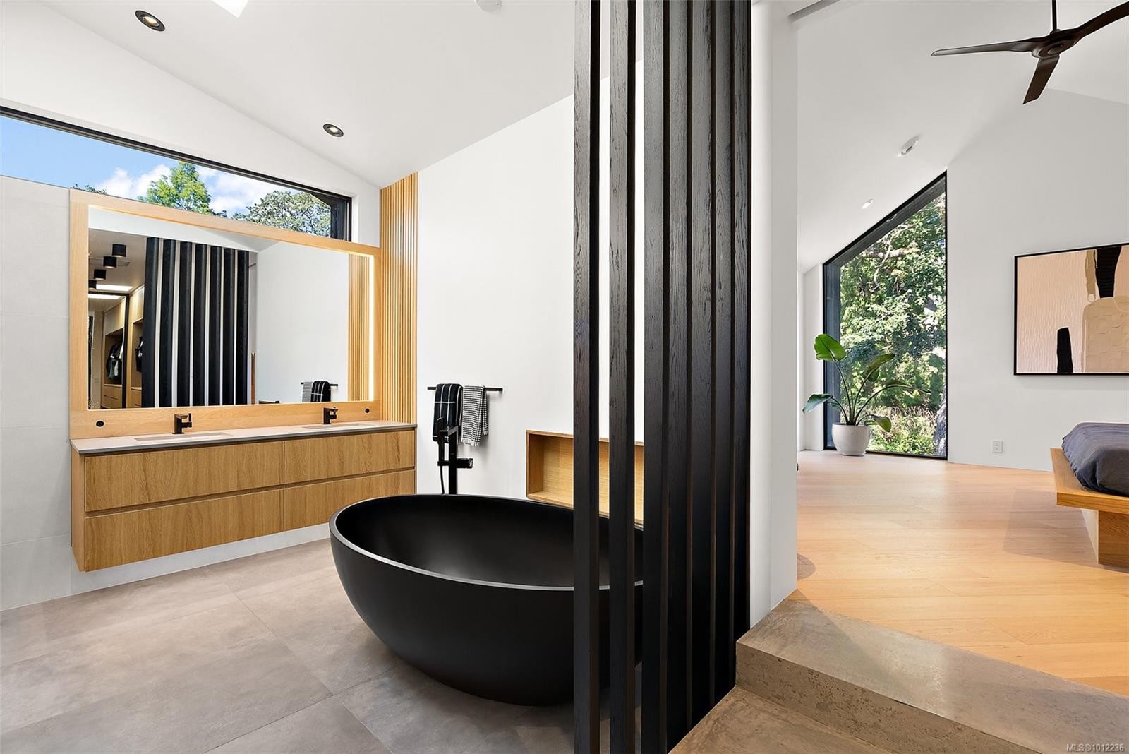 862 Somenos St, Victoria, BC