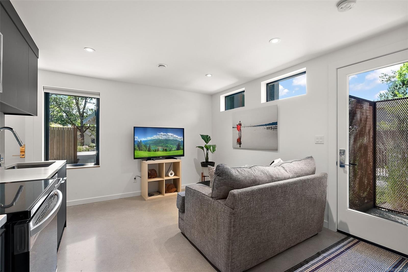 862 Somenos St, Victoria, BC