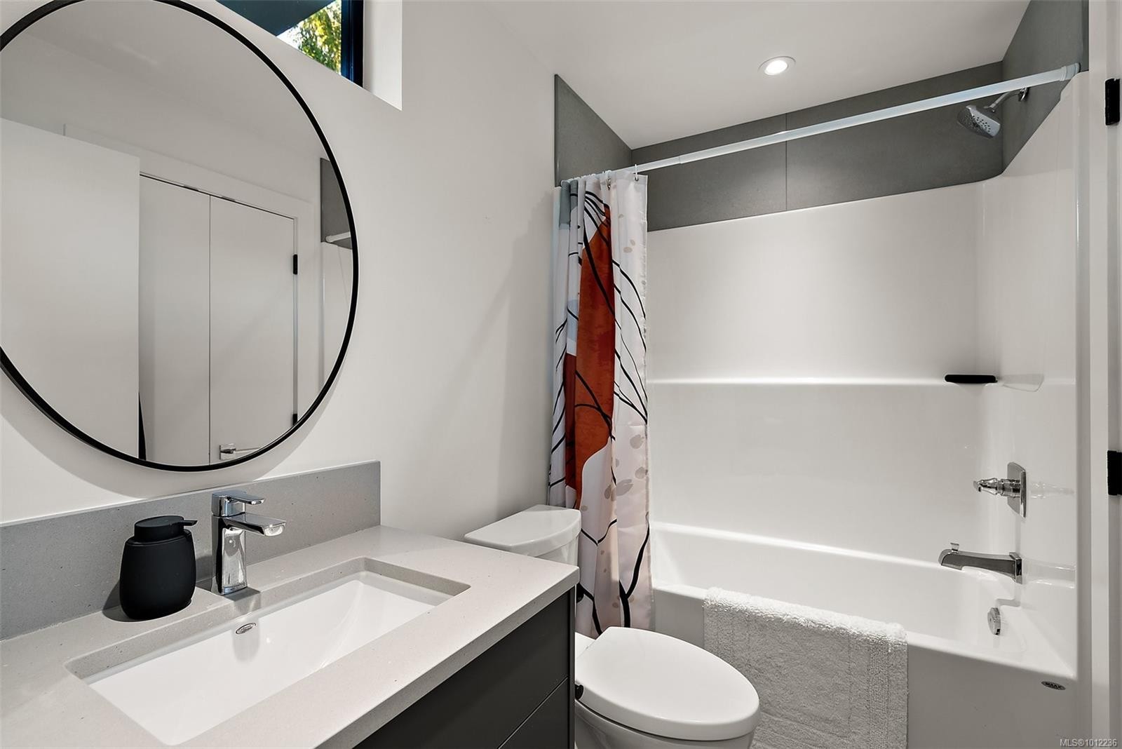 862 Somenos St, Victoria, BC