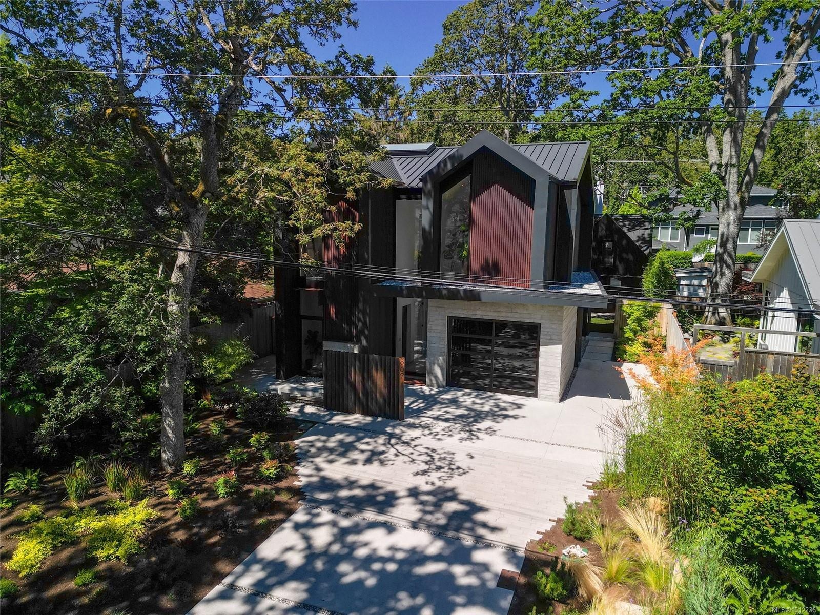 862 Somenos St, Victoria, BC