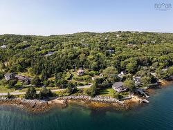 293 Hillside Drive Boutiliers Point, NS B3Z 1W9