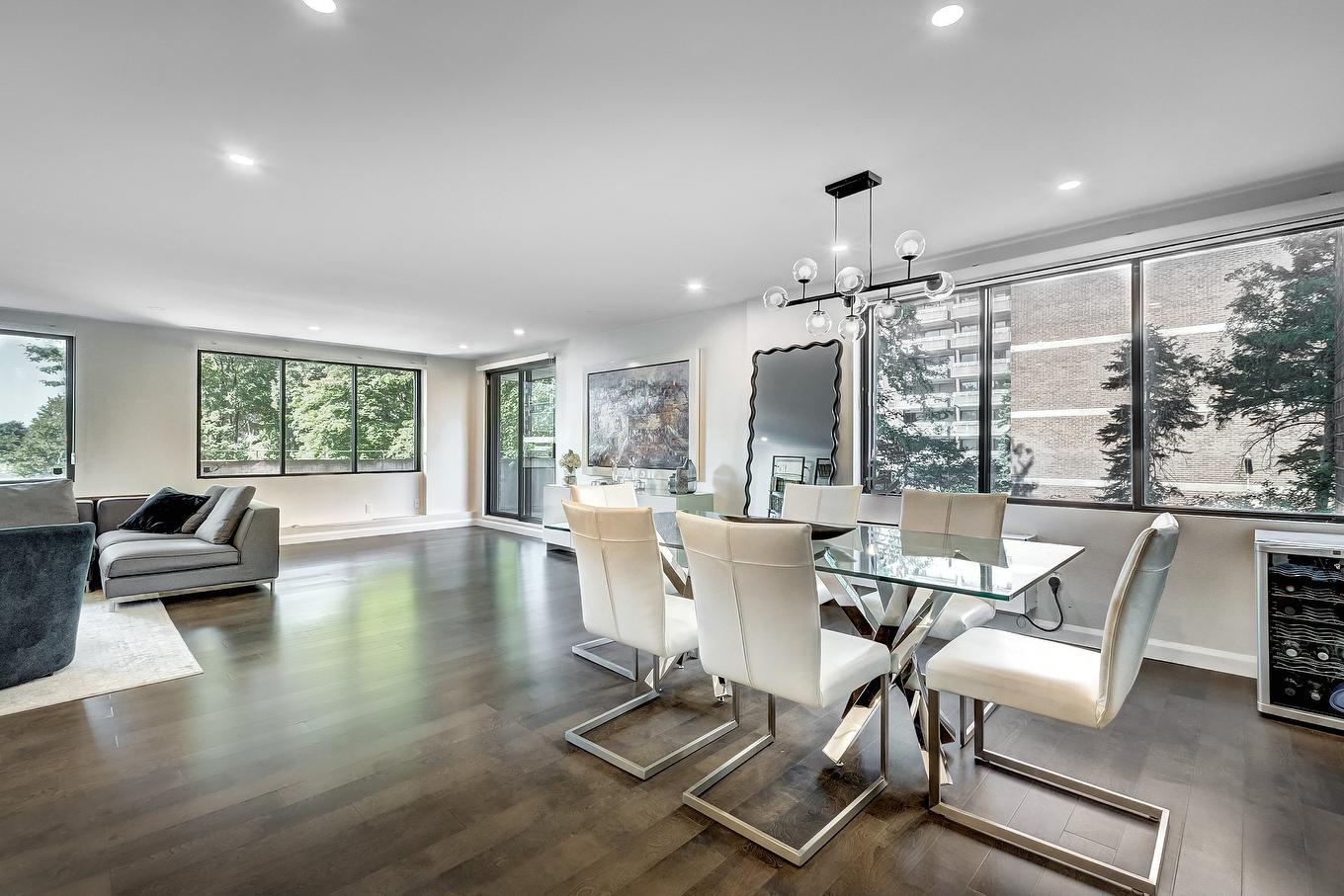 Dining room - 209-5740 Av. Rembrandt, Côte-Saint-Luc, QC - Indoor