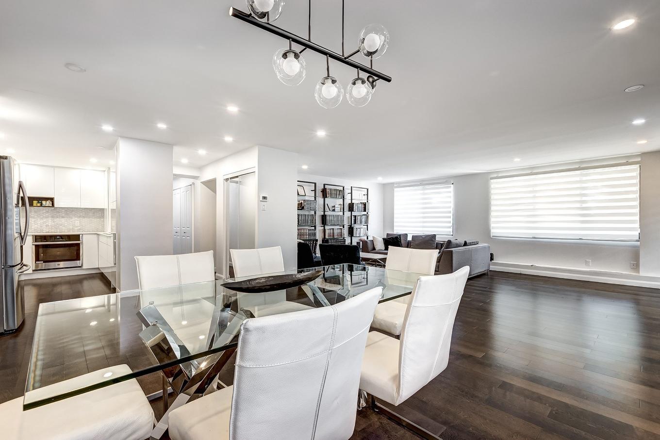Dining room - 209-5740 Av. Rembrandt, Côte-Saint-Luc, QC - Indoor