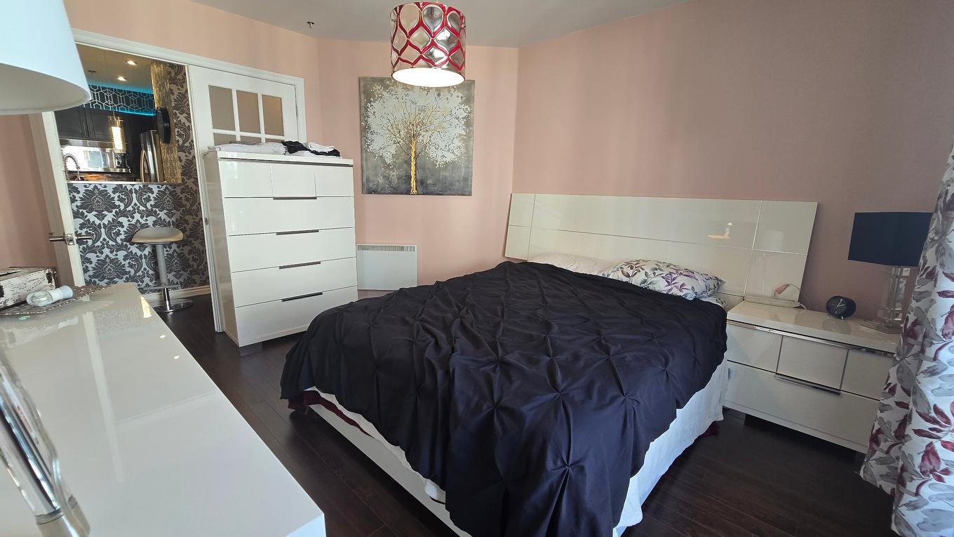 Bedroom - 912-7680 Boul. Marie-Victorin, Brossard, QC - Indoor Photo Showing Bedroom