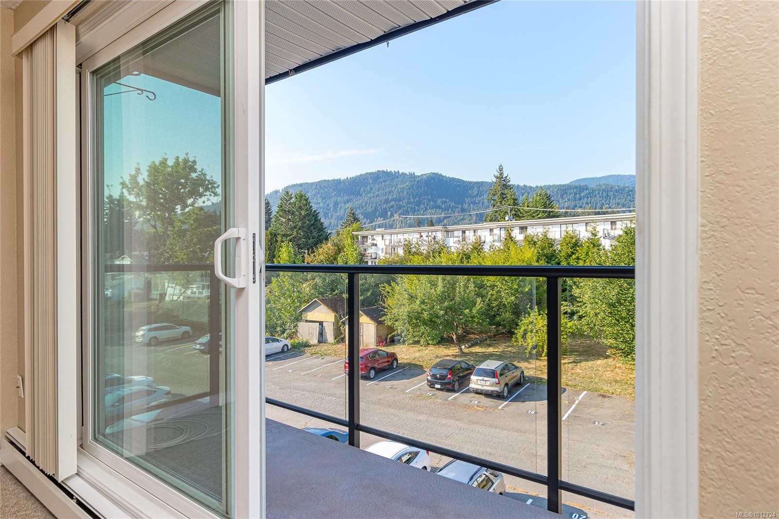 402-218 Bayview Ave, Ladysmith, BC - Outdoor With Exterior