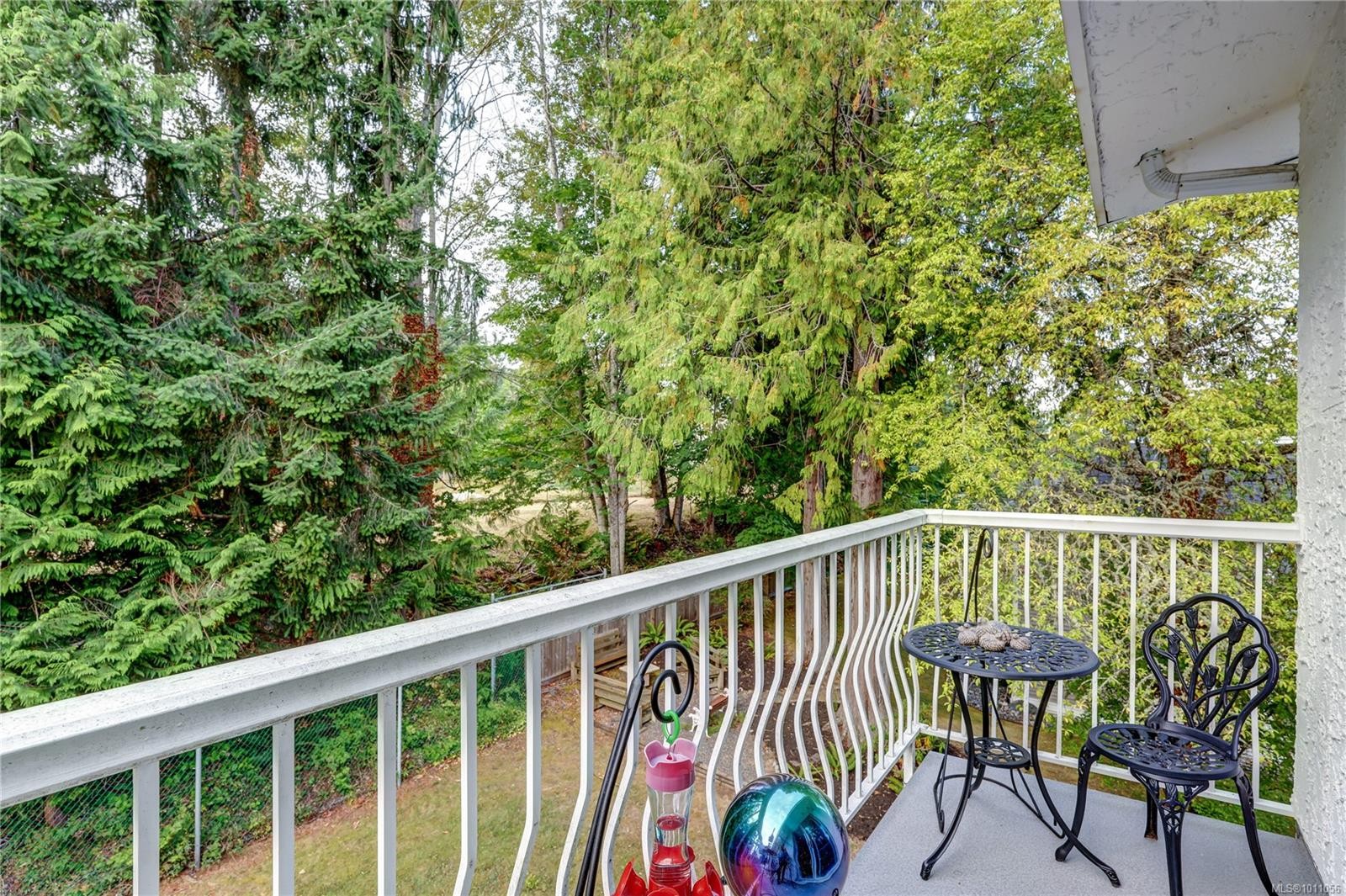 6-322 Village Way, Qualicum Beach, BC - Outdoor With Balcony