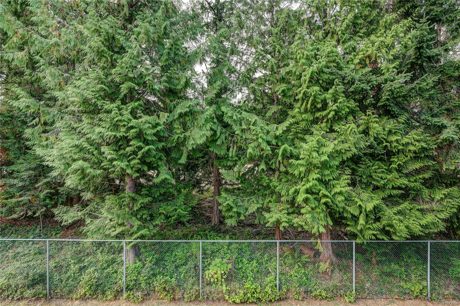 6-322 Village Way, Qualicum Beach, BC - Outdoor