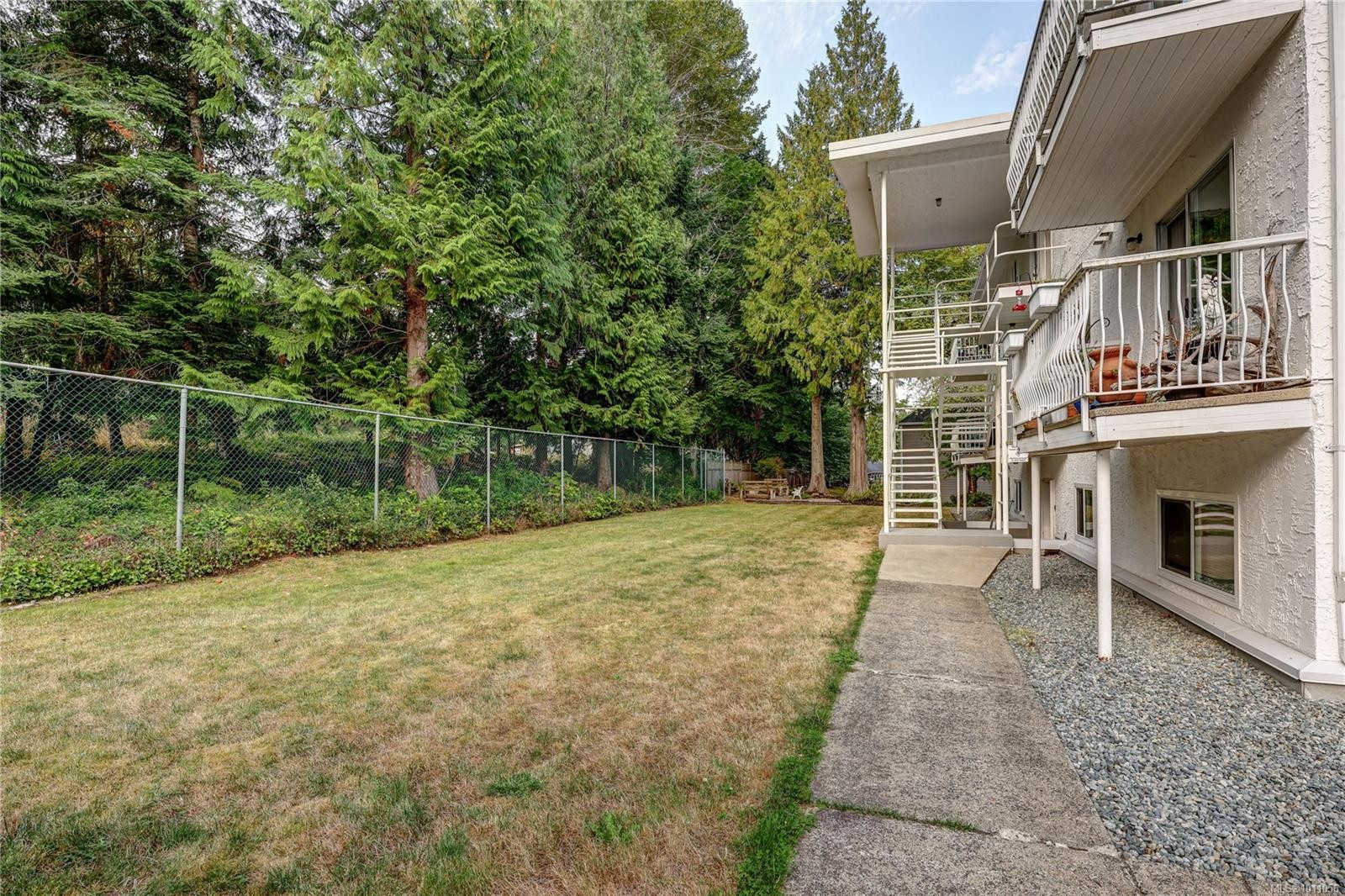 6-322 Village Way, Qualicum Beach, BC - Outdoor With Balcony
