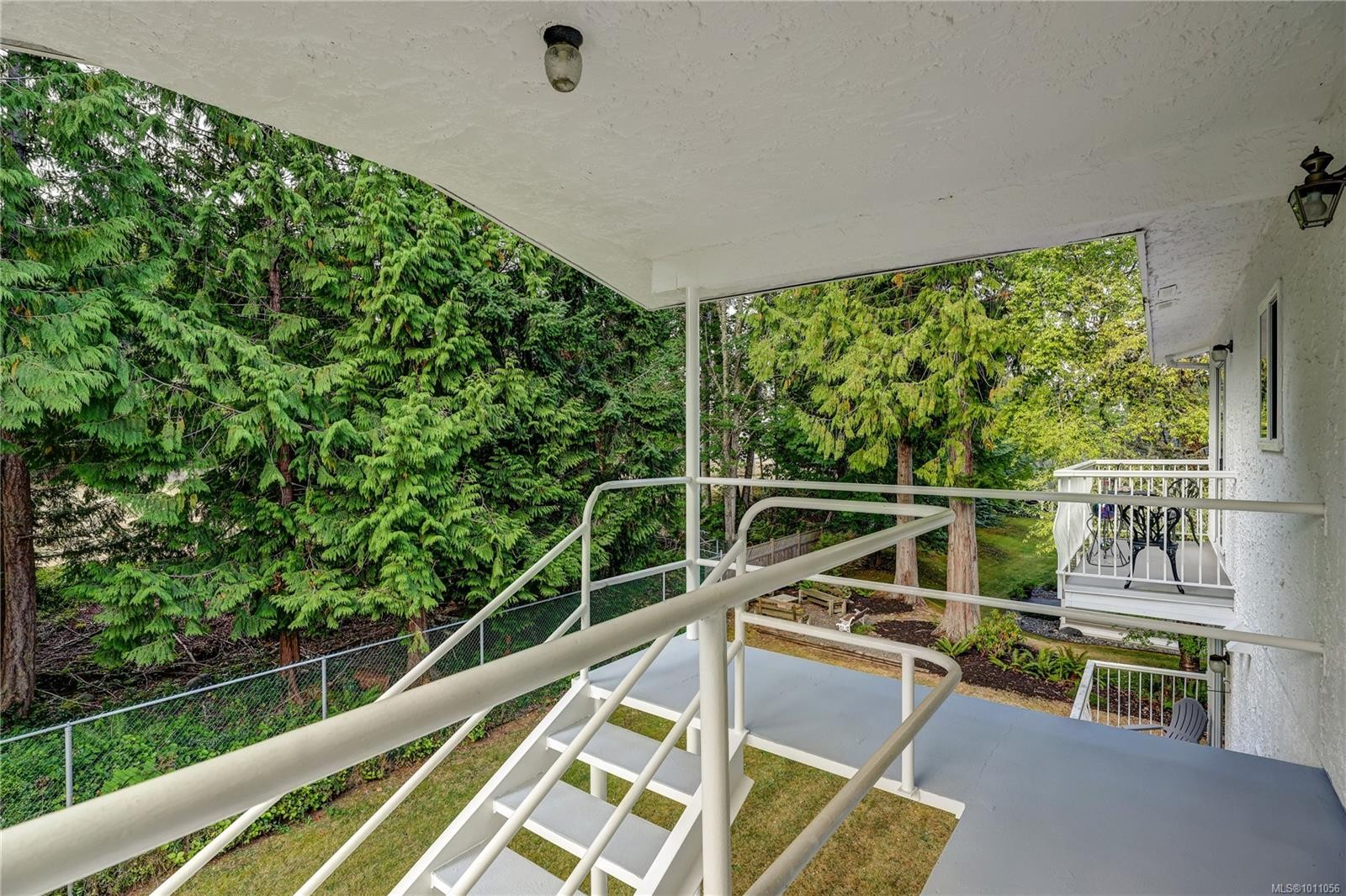 6-322 Village Way, Qualicum Beach, BC - Outdoor