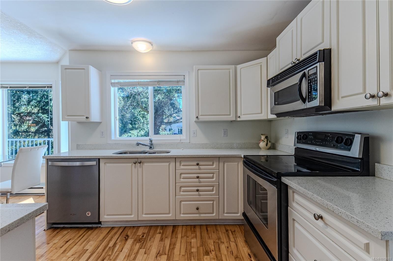 407 Coralee Pl, Langford, BC