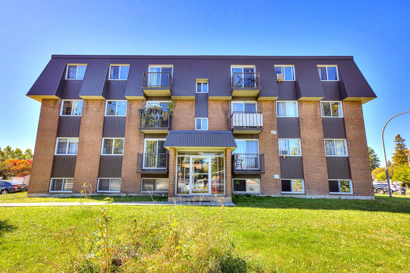 Frontage - 4-2925 Boul. Lapinière, Brossard, QC - Outdoor