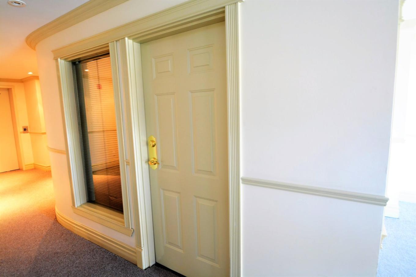 Bureau - 406-3700 Boul. Henri-Bourassa E., Montréal (Montréal-Nord), QC - Photo Showing Other Room