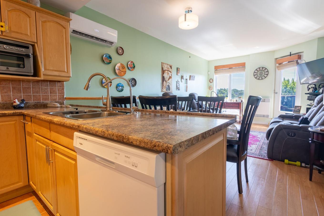 Intérieur - 406-3700 Boul. Henri-Bourassa E., Montréal (Montréal-Nord), QC - Indoor Photo Showing Kitchen With Double Sink