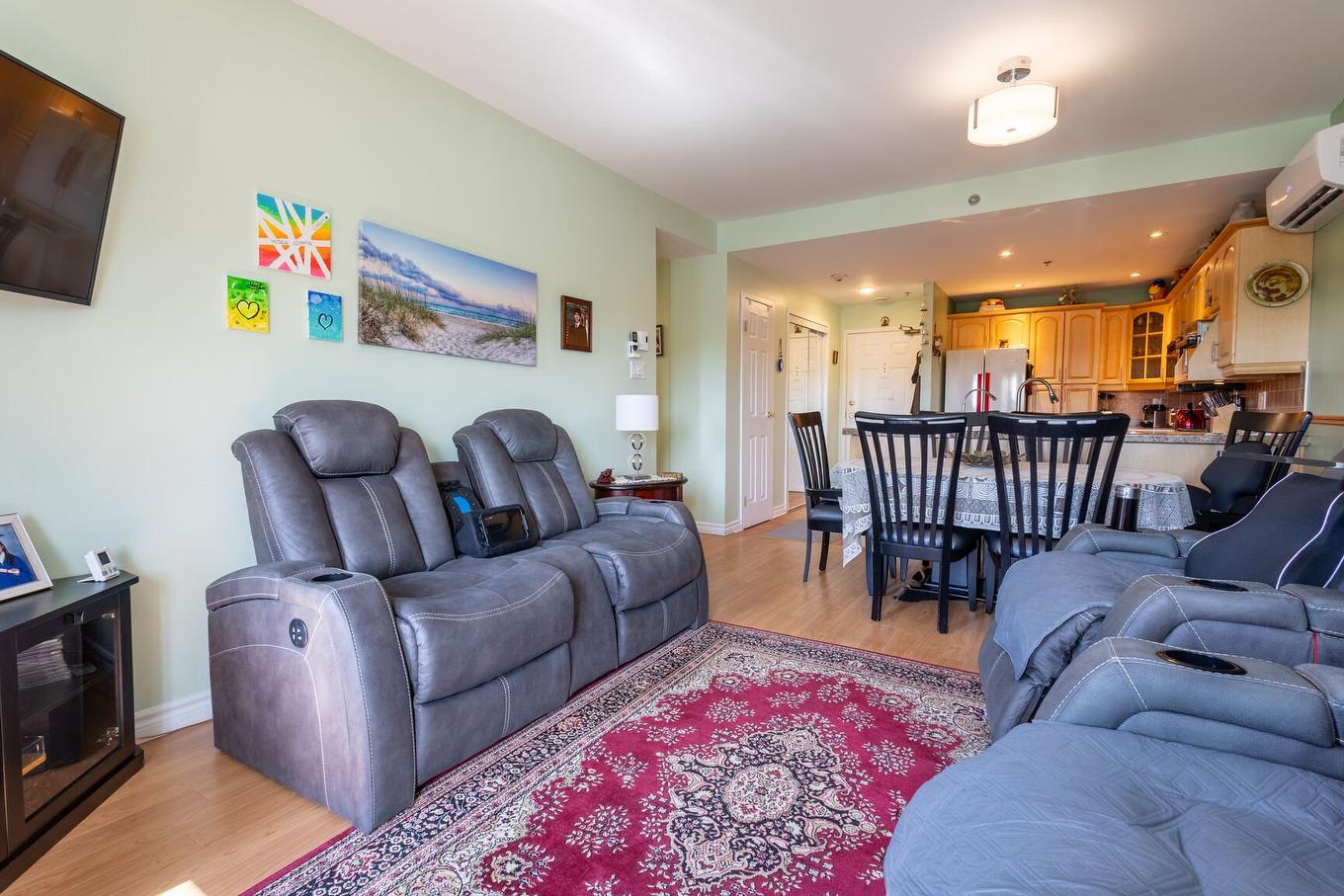 Salon - 406-3700 Boul. Henri-Bourassa E., Montréal (Montréal-Nord), QC - Indoor Photo Showing Living Room