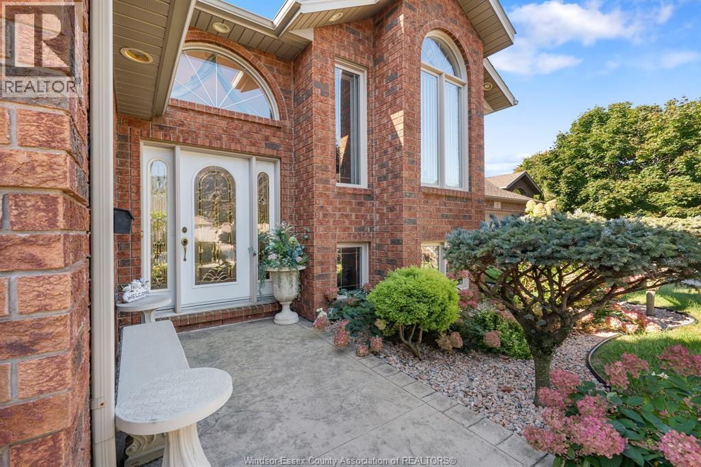 4 Francesco Court, Leamington, ON - Outdoor With Exterior