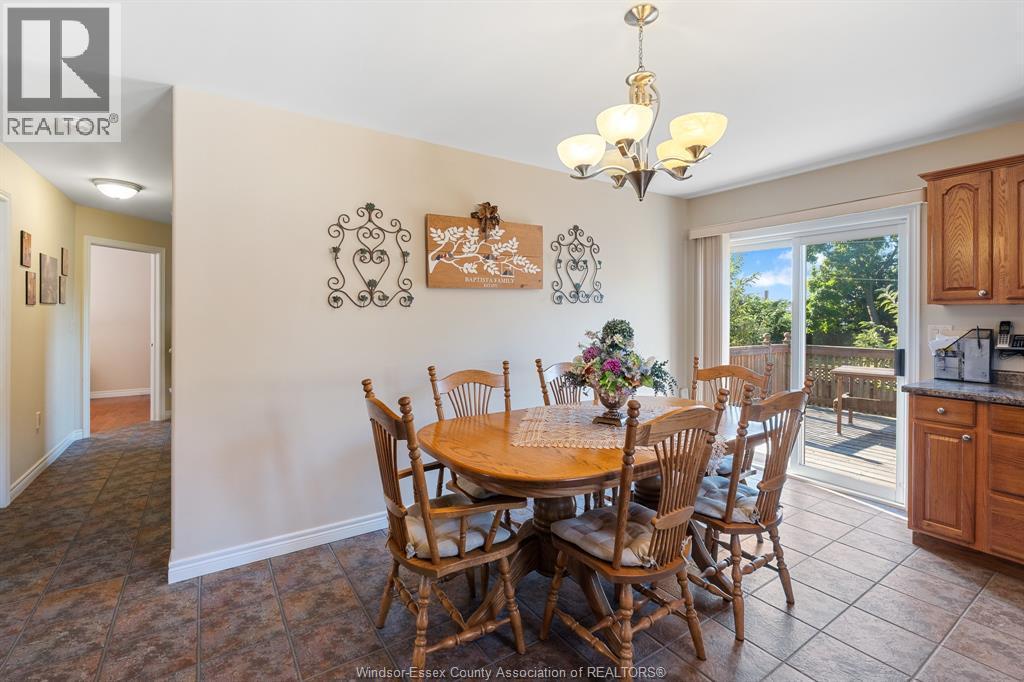 4 Francesco Court, Leamington, ON - Indoor Photo Showing Dining Room