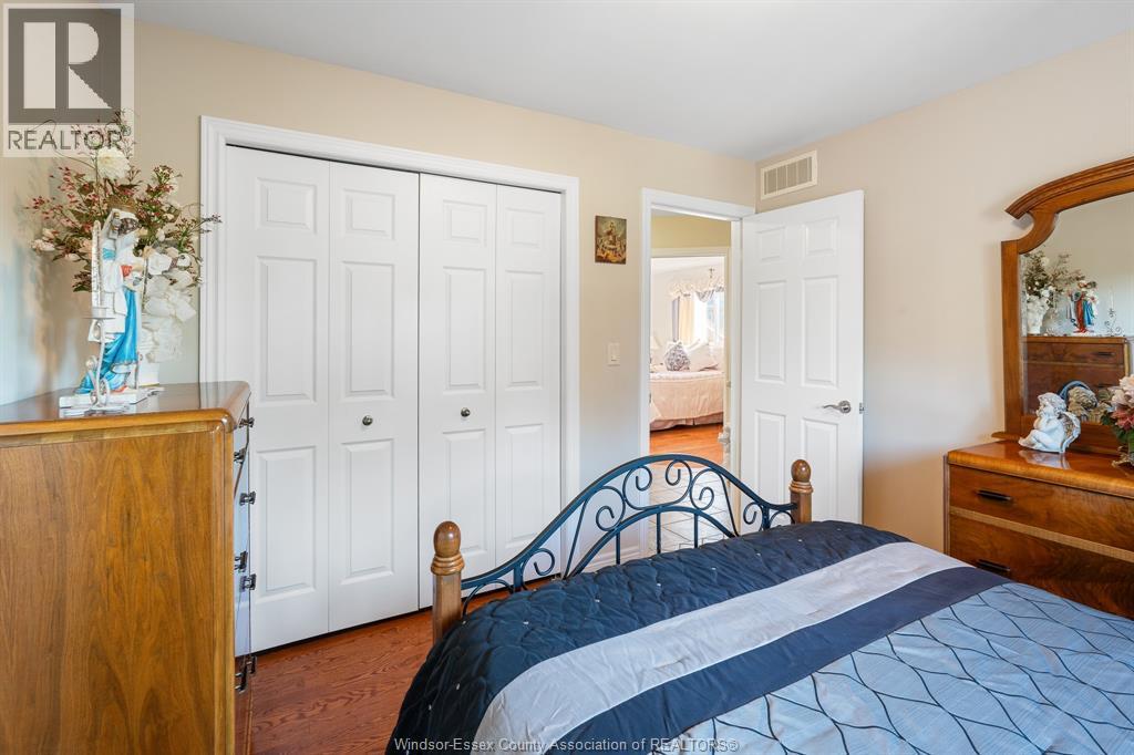 4 Francesco Court, Leamington, ON - Indoor Photo Showing Bedroom