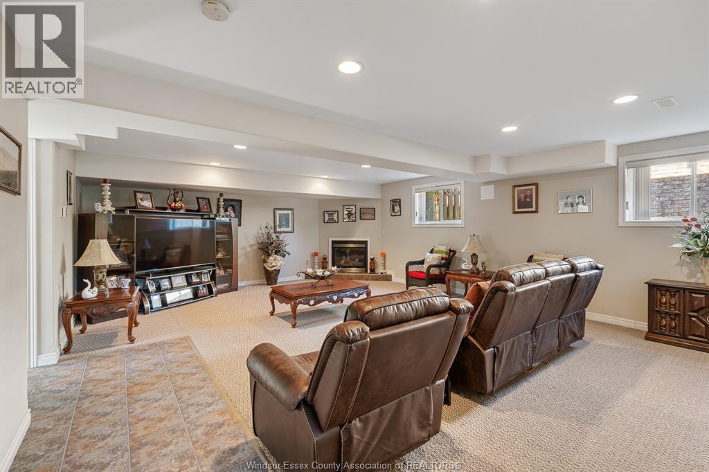 4 Francesco Court, Leamington, ON - Indoor