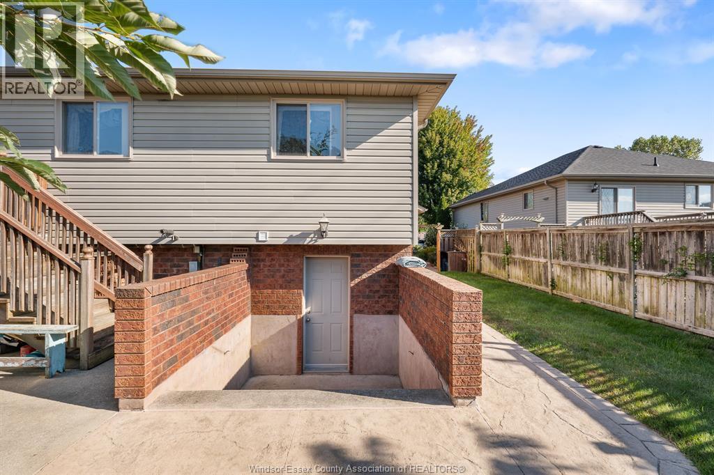 4 Francesco Court, Leamington, ON - Outdoor With Exterior