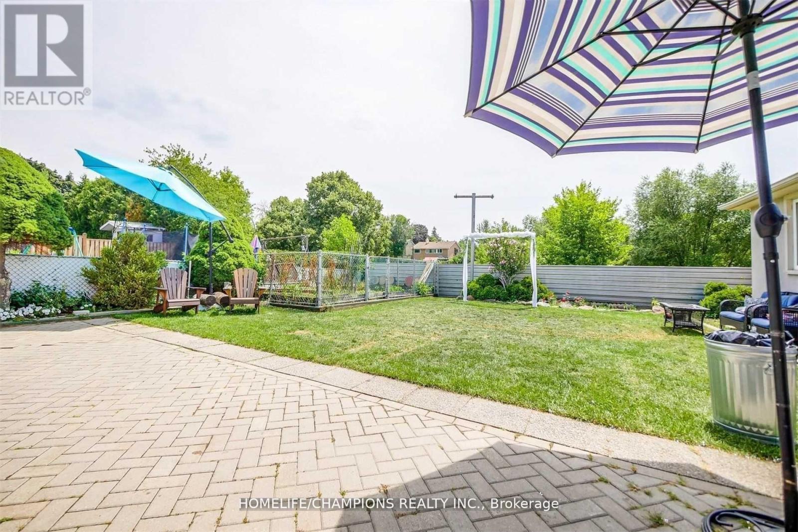 65 Whitburn Crescent, Toronto, ON - Outdoor