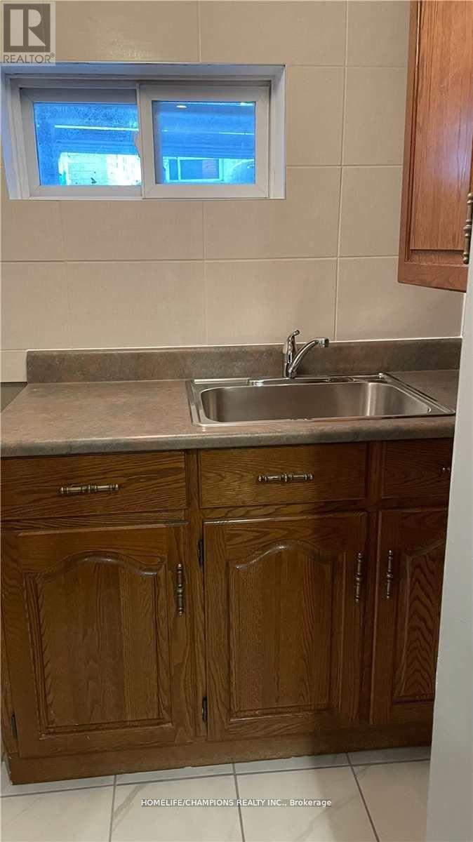 65 Whitburn Crescent, Toronto, ON - Indoor Photo Showing Kitchen With Double Sink