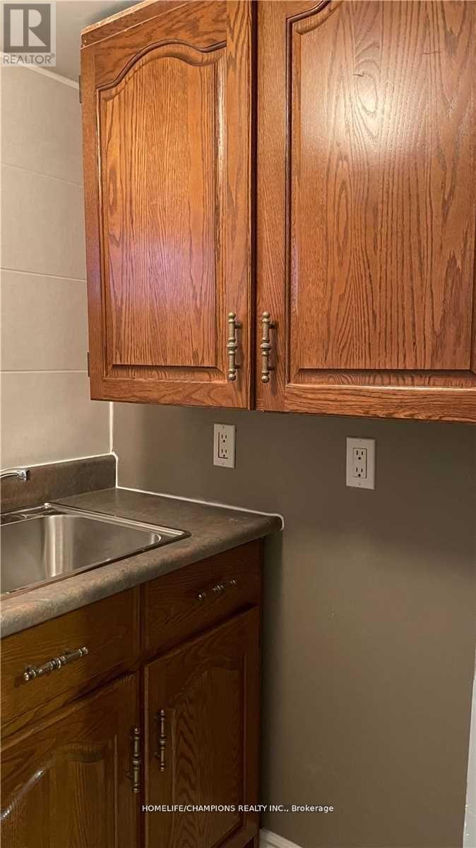 65 Whitburn Crescent, Toronto, ON - Indoor