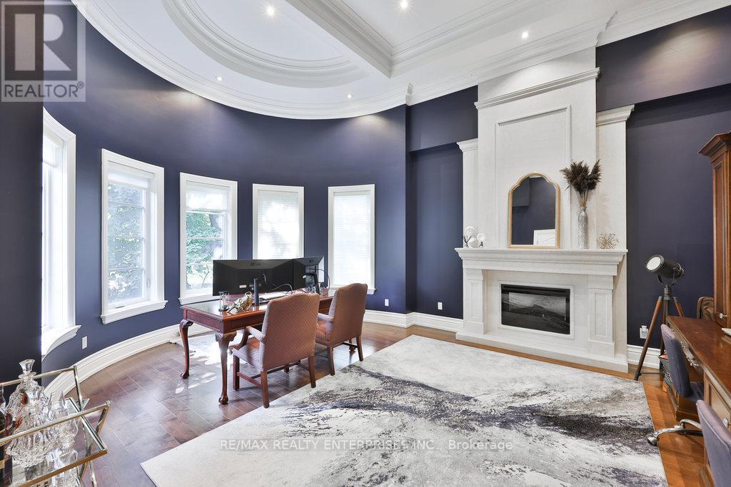 1459 Stavebank Road, Mississauga, ON - Indoor With Fireplace