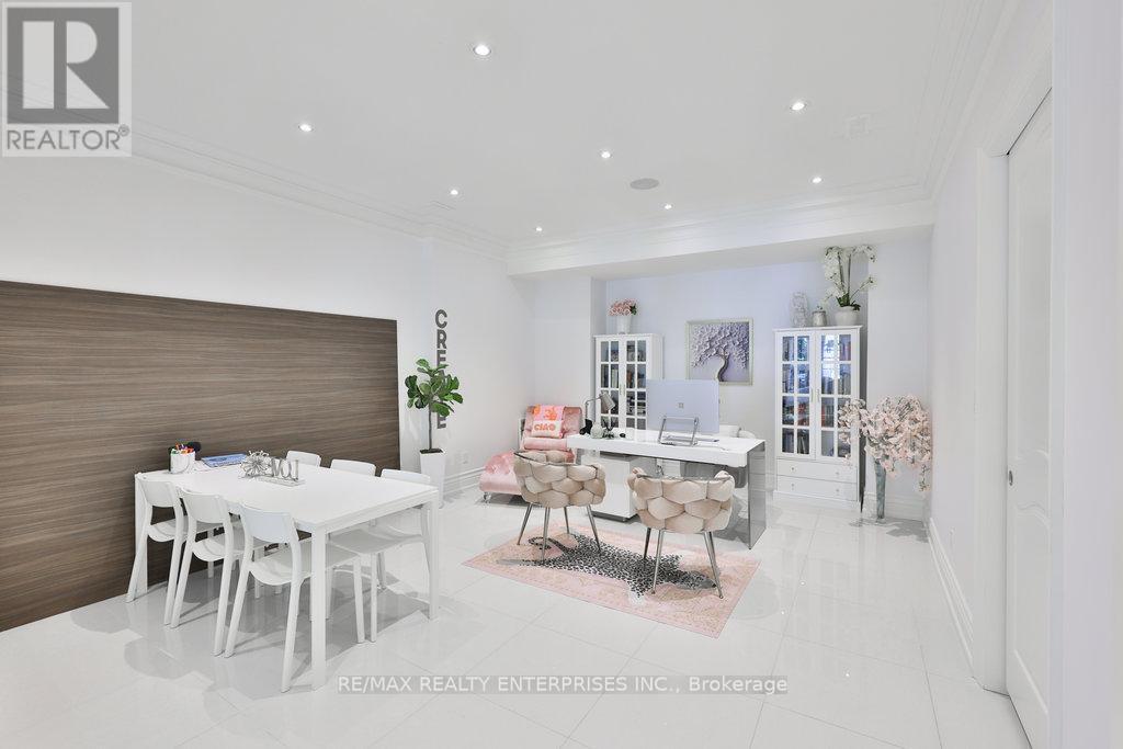 1459 Stavebank Road, Mississauga, ON - Indoor