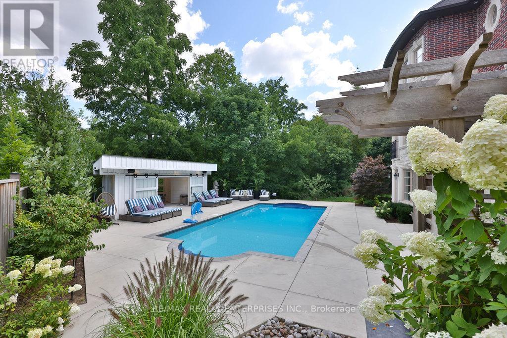 1459 Stavebank Road, Mississauga, ON - Outdoor With In Ground Pool