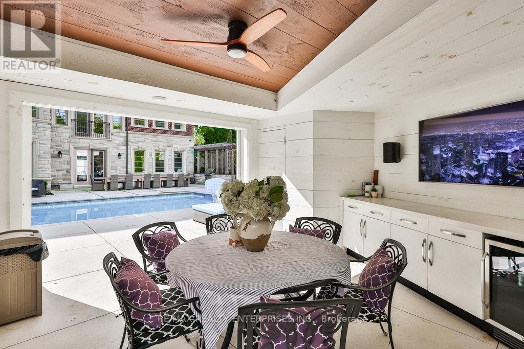 1459 Stavebank Road, Mississauga, ON - Indoor Photo Showing Dining Room