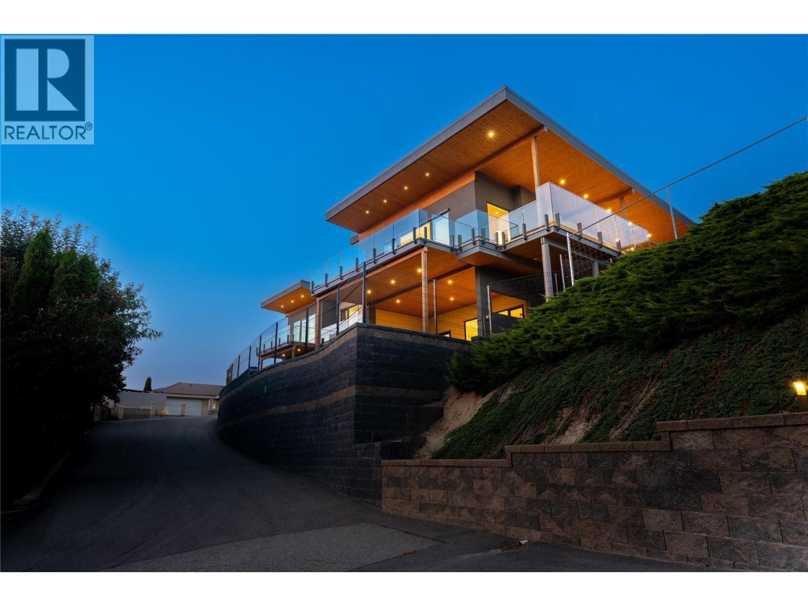 3984 Finnerty Road, Penticton, BC - Outdoor