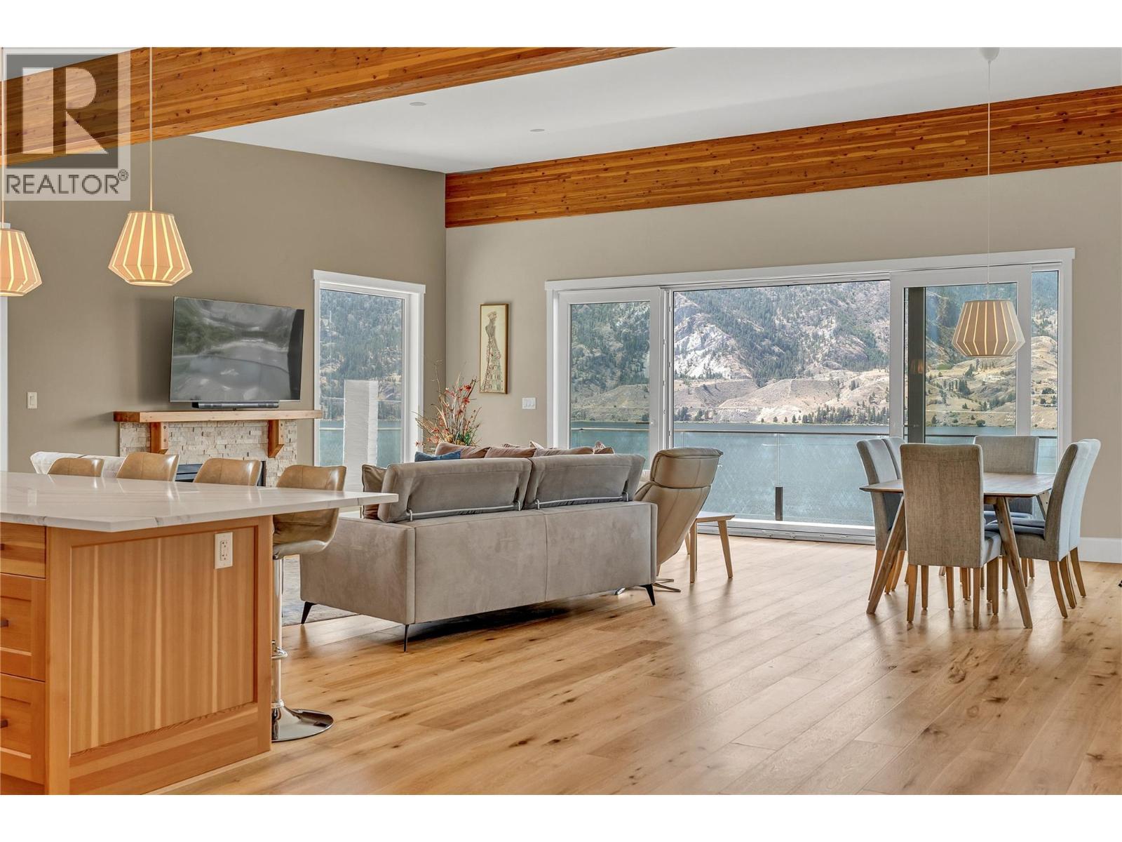 3984 Finnerty Road, Penticton, BC - Indoor