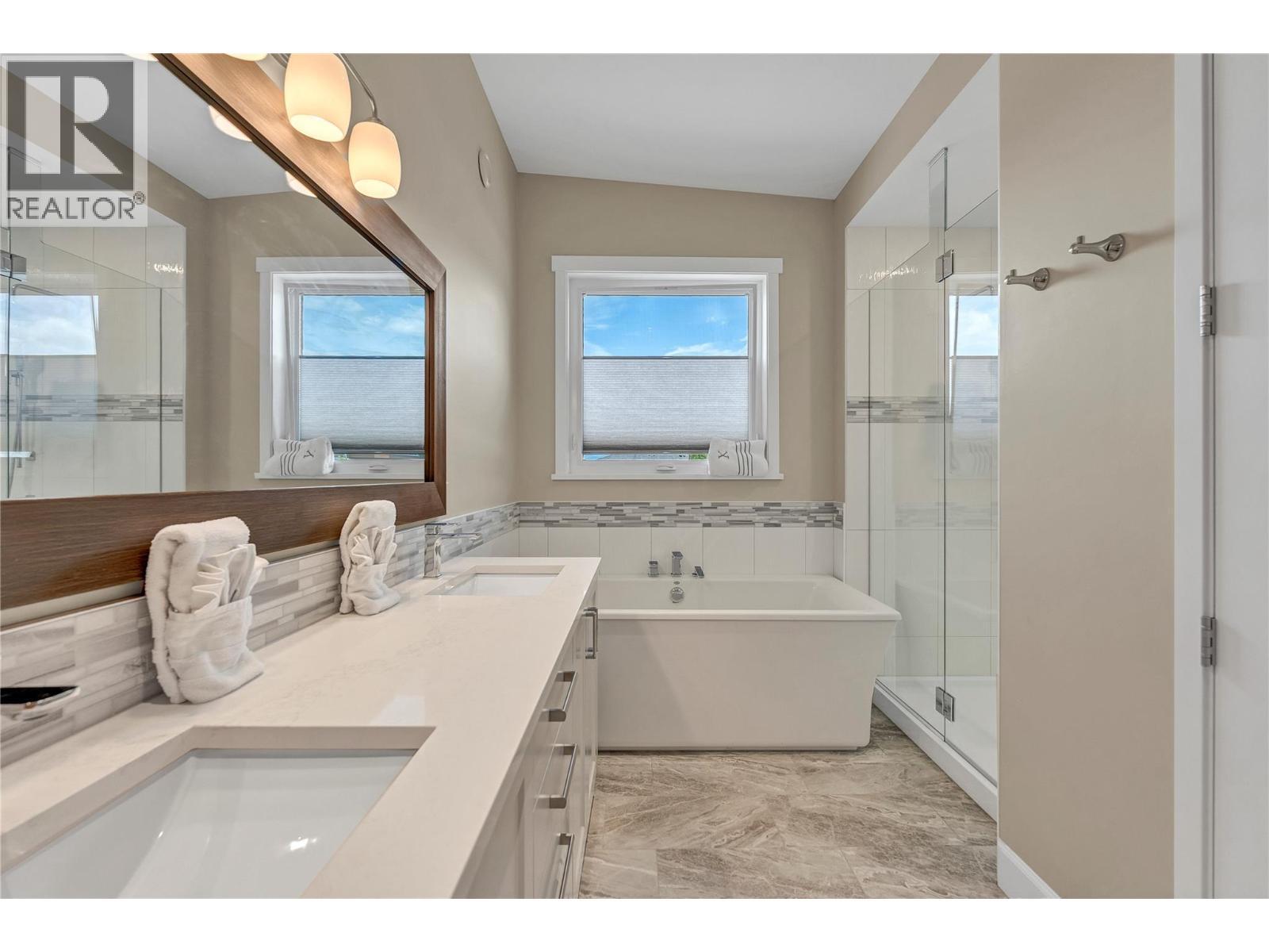 3984 Finnerty Road, Penticton, BC - Indoor Photo Showing Bathroom