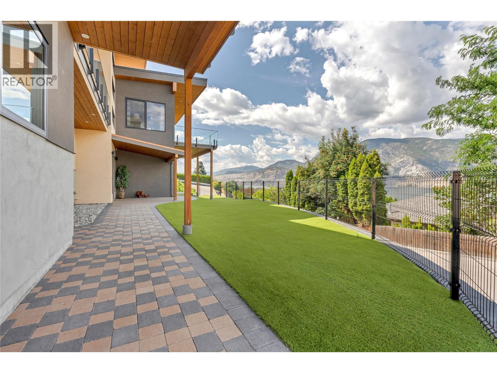 3984 Finnerty Road, Penticton, BC - Outdoor