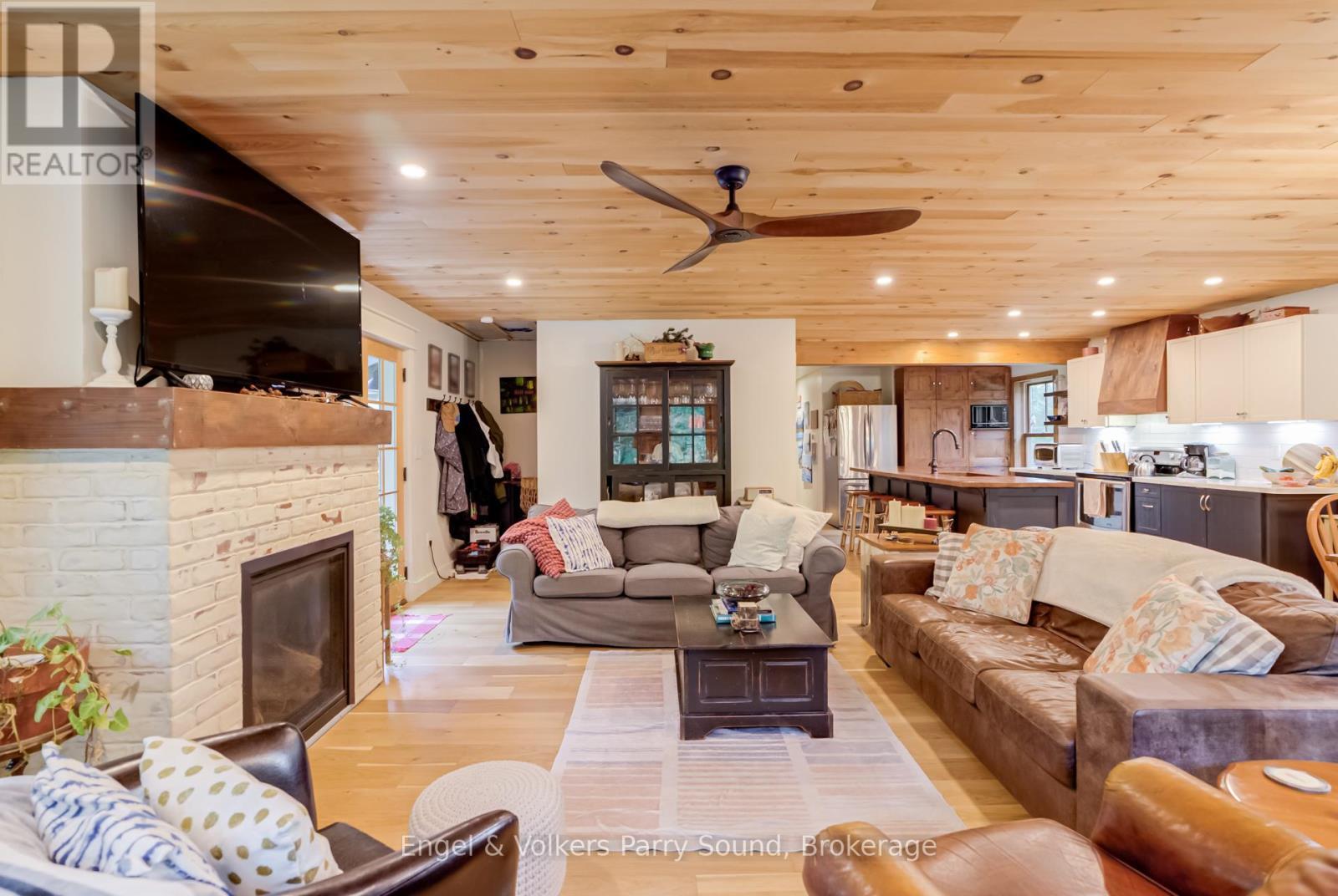 6 Little Beaver Boulevard, Seguin, ON