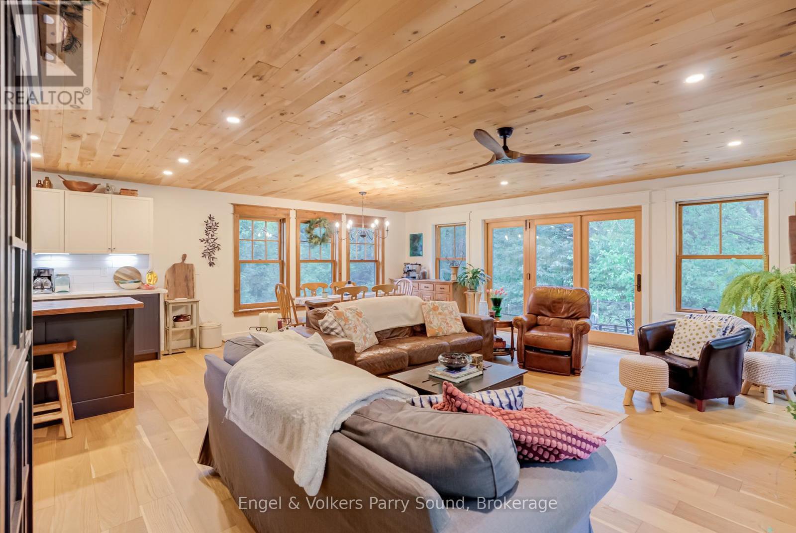 6 Little Beaver Boulevard, Seguin, ON