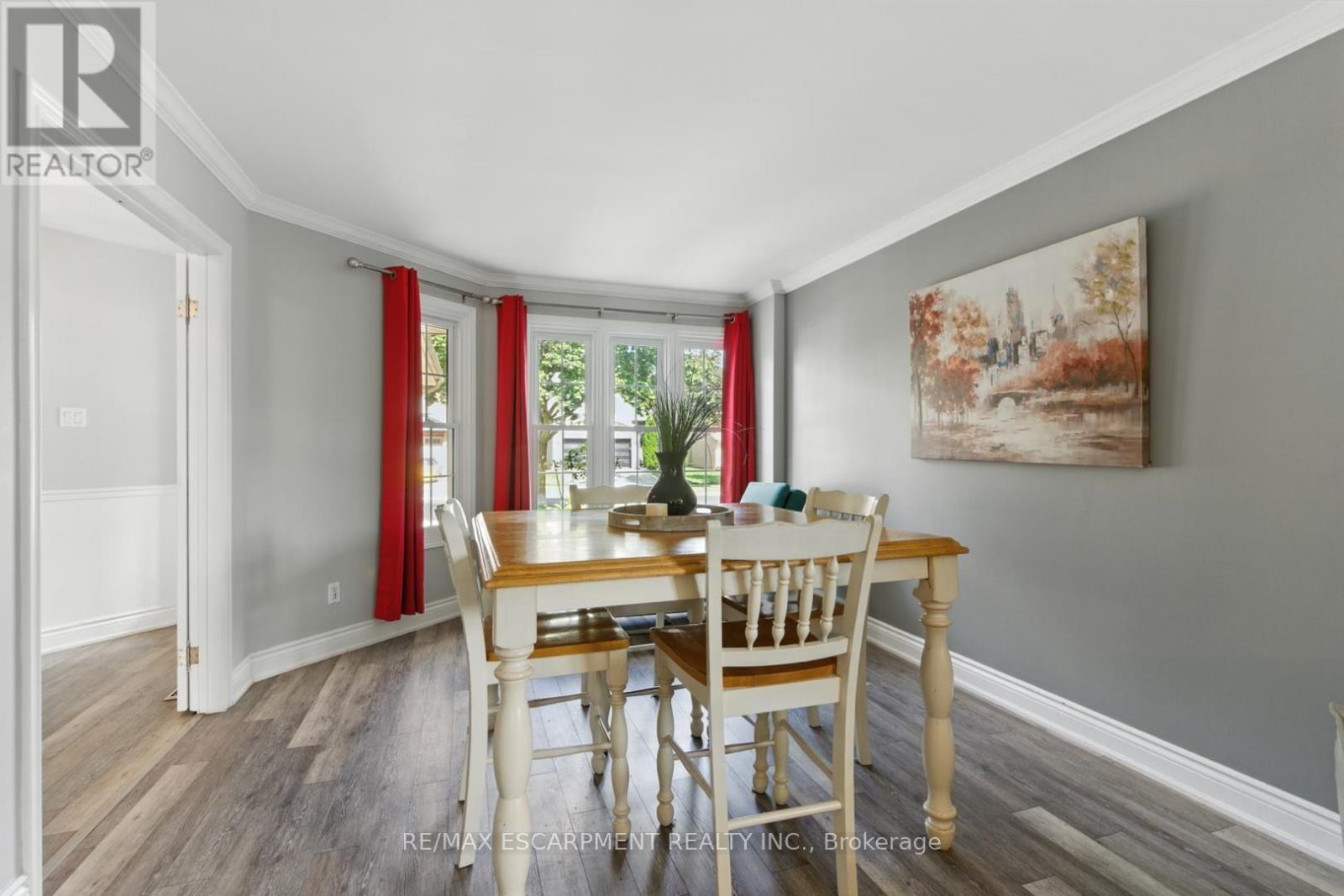 580 Deerhurst Drive, Burlington, ON - Indoor Photo Showing Dining Room