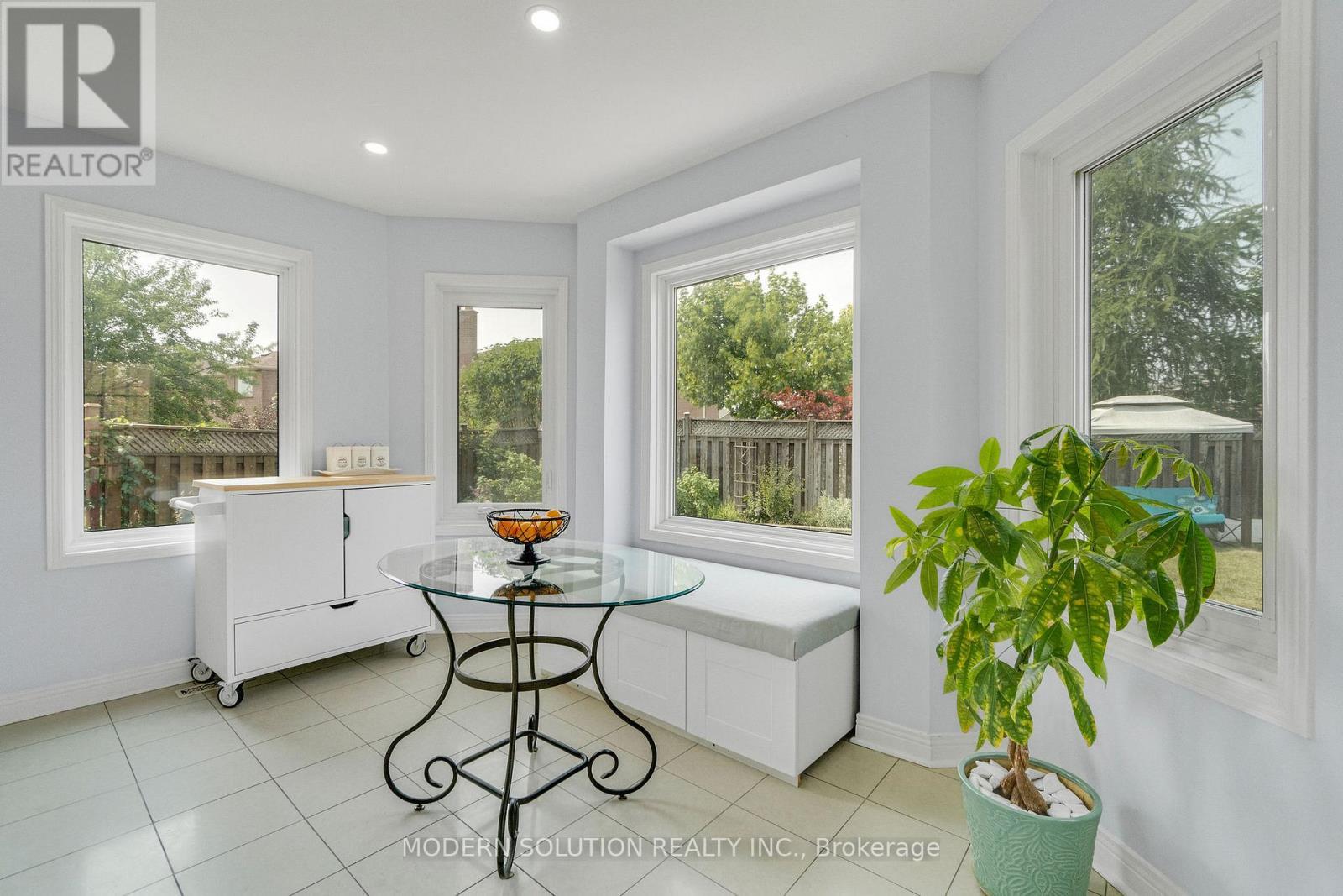 4806 Crystal Rose Drive S, Mississauga, ON - Indoor Photo Showing Other Room