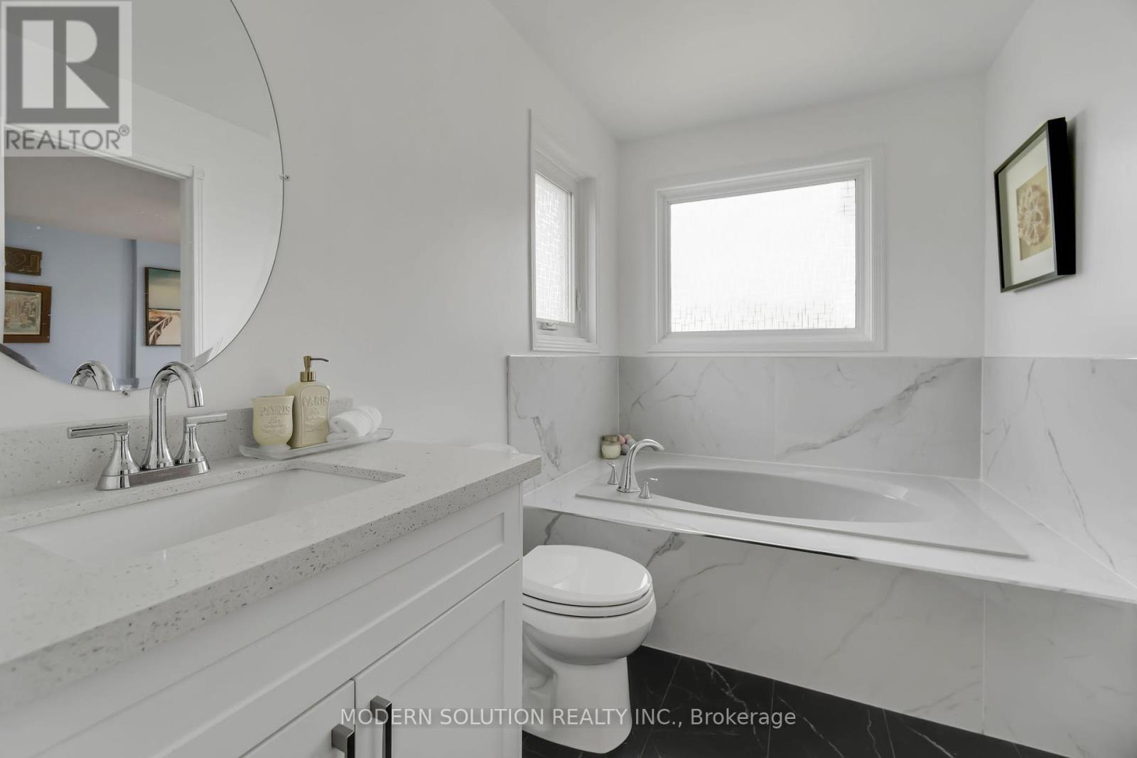 4806 Crystal Rose Drive S, Mississauga, ON - Indoor Photo Showing Bathroom