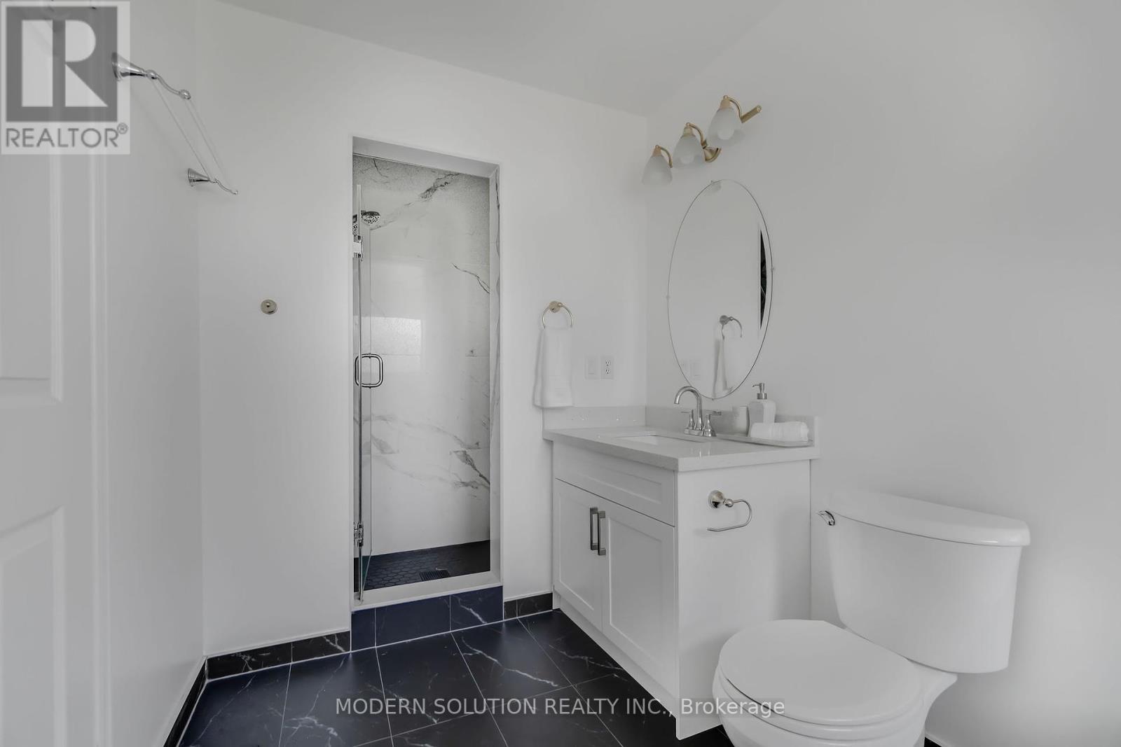 4806 Crystal Rose Drive S, Mississauga, ON - Indoor Photo Showing Bathroom