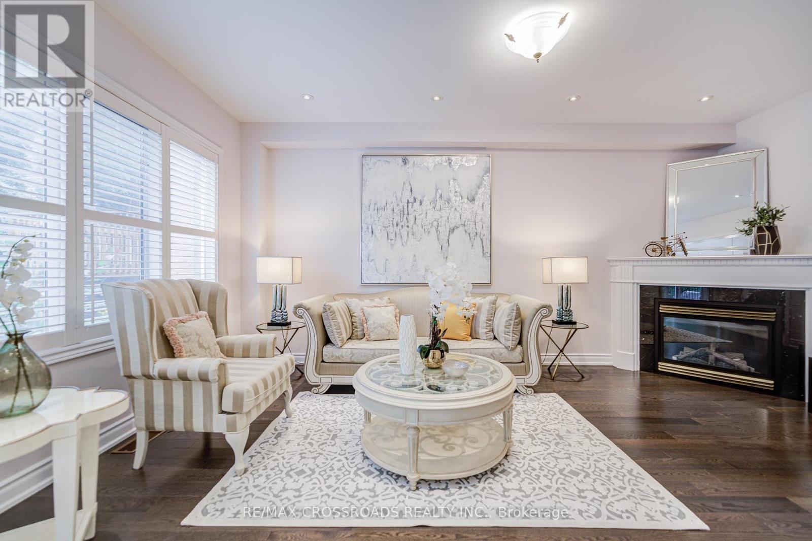 187 Summeridge Drive, Vaughan, ON - Indoor Photo Showing Living Room With Fireplace