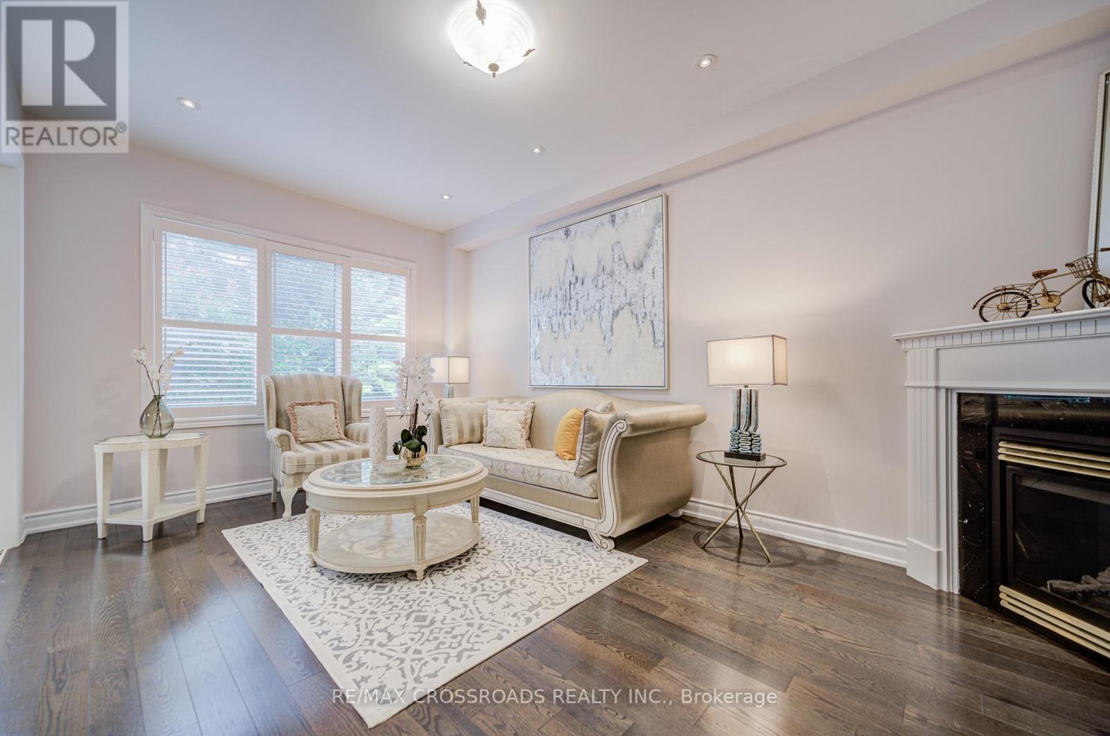 187 Summeridge Drive, Vaughan, ON - Indoor Photo Showing Living Room With Fireplace