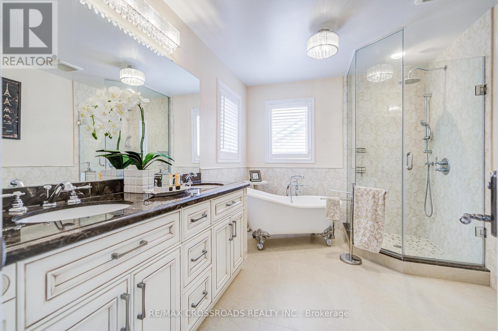 187 Summeridge Drive, Vaughan, ON - Indoor Photo Showing Bathroom