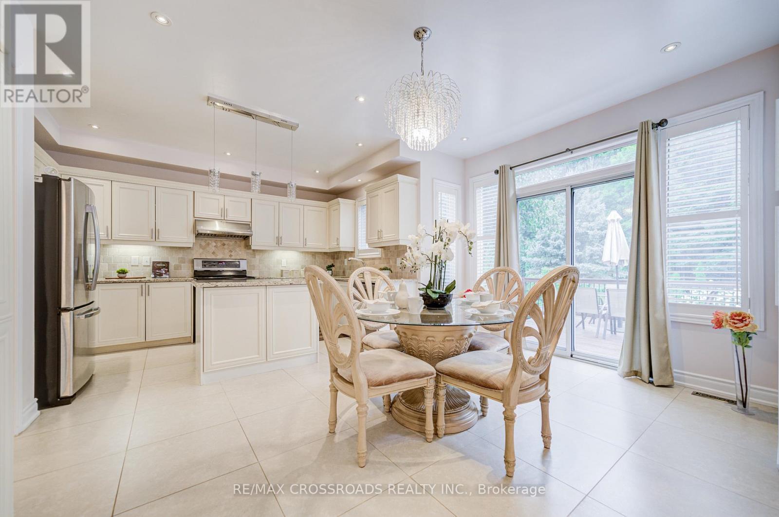187 Summeridge Drive, Vaughan, ON - Indoor Photo Showing Dining Room